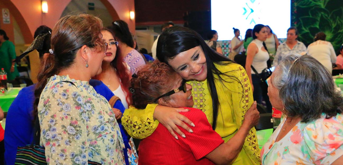 VILLA DE POZOS CELEBRA EL AMOR DE MAMÁ