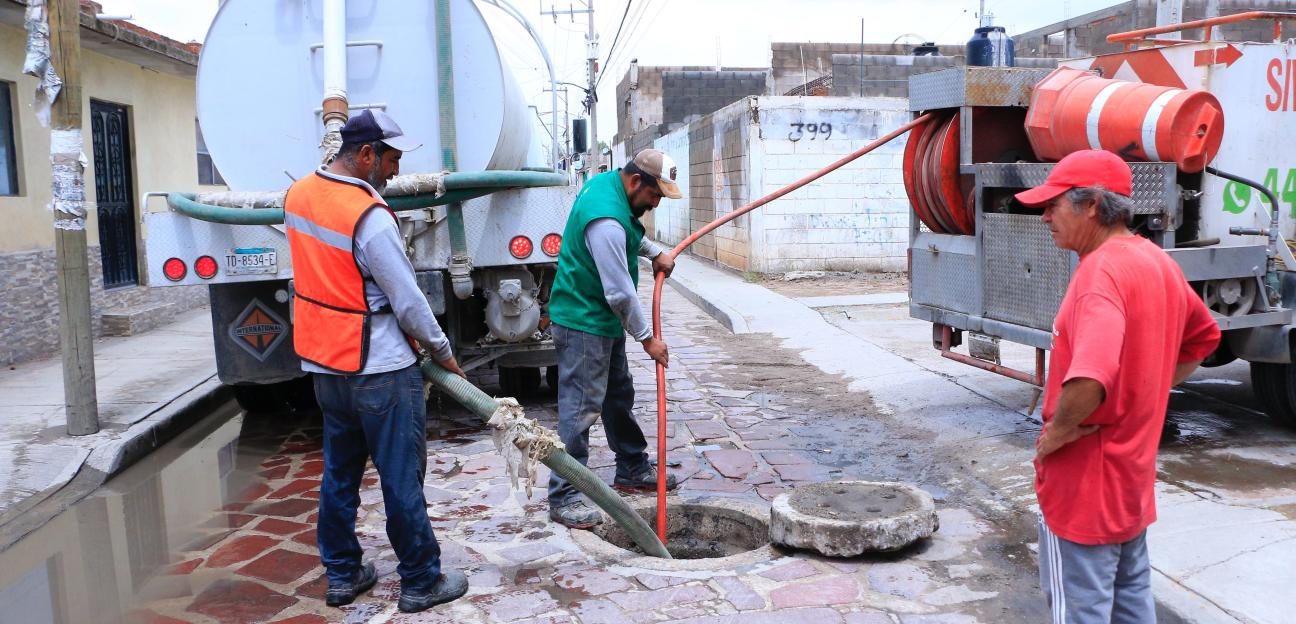 VILLA DE POZOS INTENSIFICA TRABAJOS DE DESAZOLVE ANTE LLUVIAS RECIENTES
