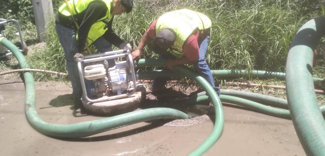 VILLA DE POZOS ATIENDE AFECTACIONES DE DRENAJE EN CAMINO A SANTA RITA