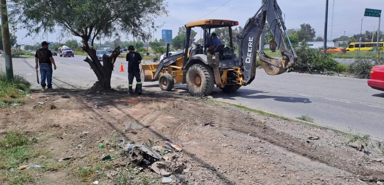 VILLA DE POZOS CONTINÚA CON JORNADA DE LIMPIEZA EN CARRETERA 57