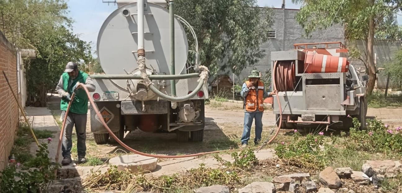 VILLA DE POZOS RETIRA TONELADAS DE BASURA EN OPERATIVO DE DESAZOLVE