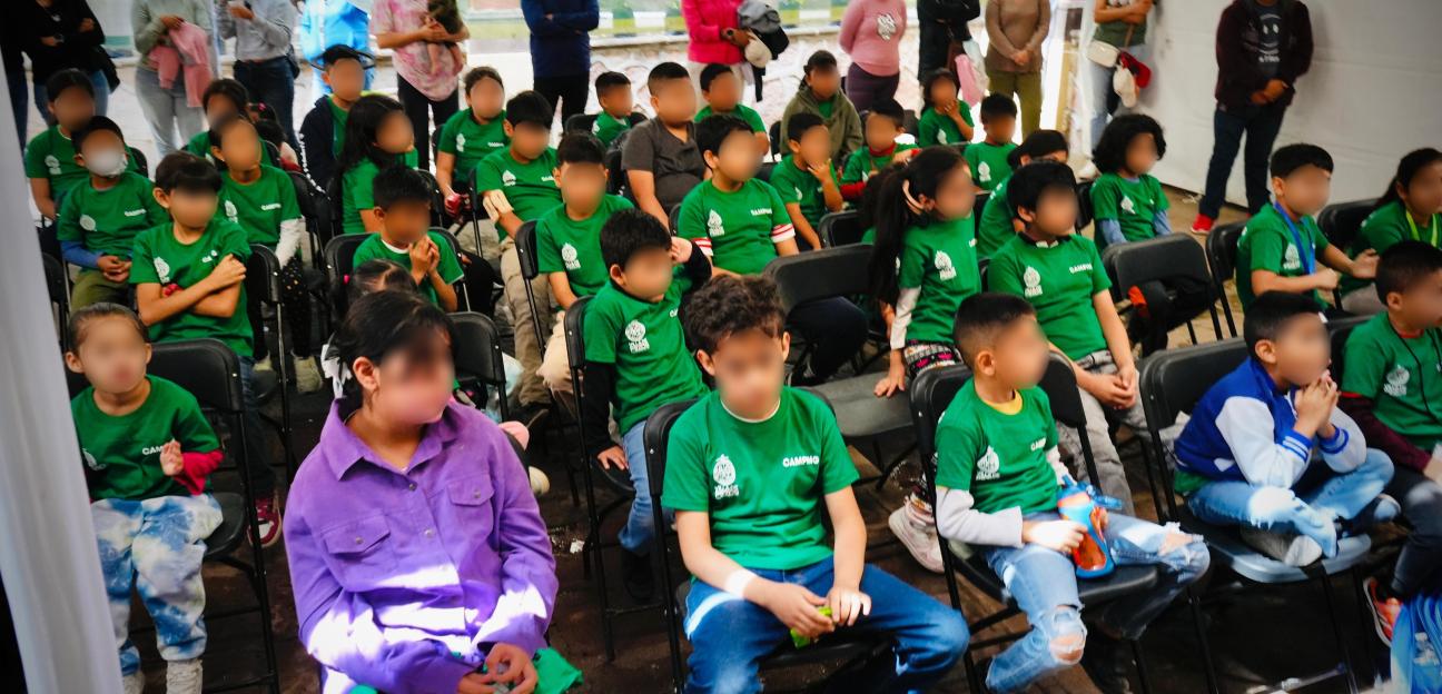NIÑAS Y NIÑOS DISFRUTAN CAMPAMENTOS EN VILLA DE POZOS