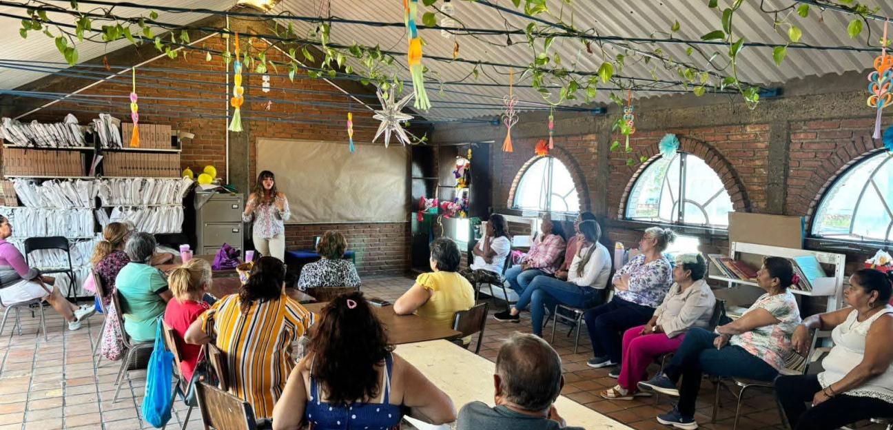 VILLA DE POZOS CONCIENTIZA A ADULTOS MAYORES SOBRE VIOLENCIA