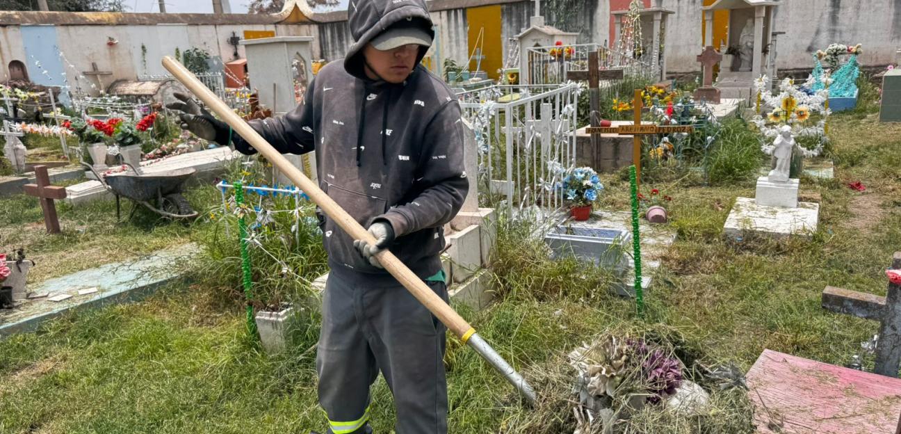 ALISTAN PANTEONES DE VILLA DE POZOS PARA DÍA DE MUERTOS