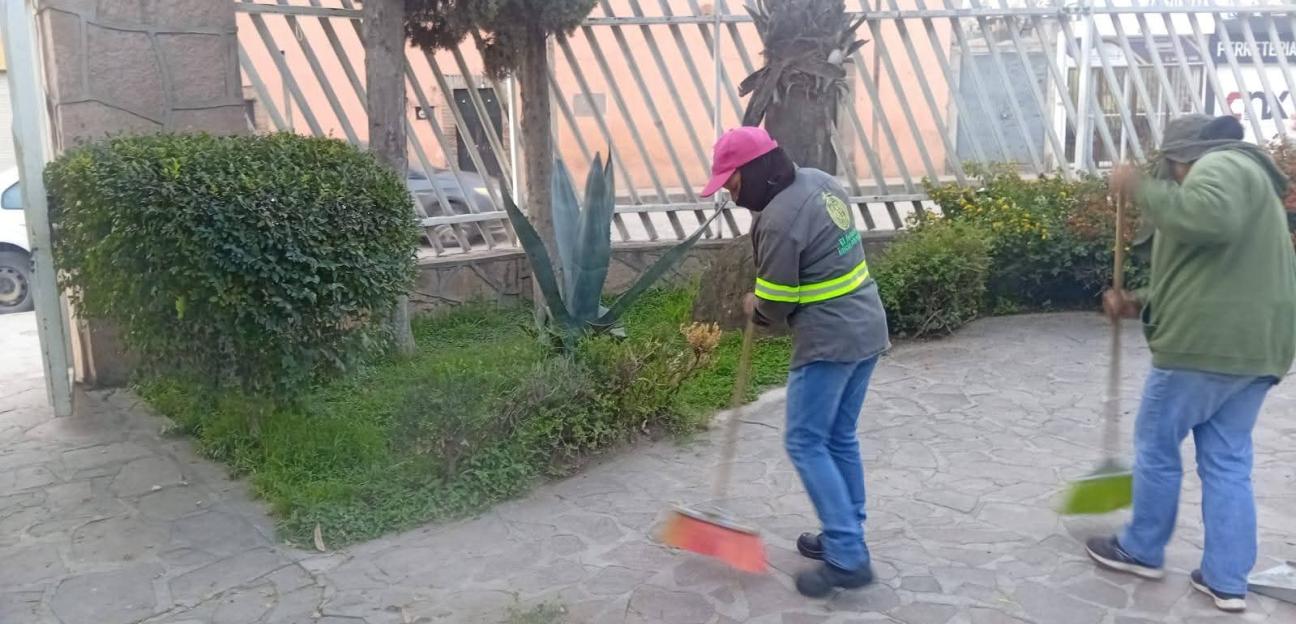 VILLA DE POZOS DIGNIFICA ESPACIOS PÚBLICOS