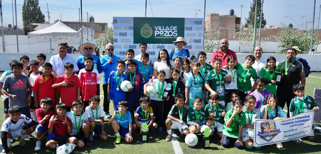 VILLA DE POZOS PREMIA A GANADORES DEL TORNEO “FÚTBOL 5 CONTRA 5”