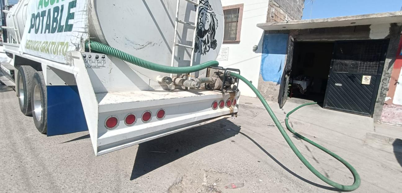 VILLA DE POZOS ACTIVÓ REPARTO DE AGUA EN PIPAS ANTE FALLA DE INTERAPAS