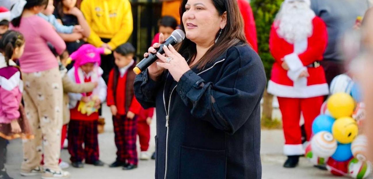 PATY ARADILLAS ENVÍA MENSAJE DE PAZ Y COMPROMISO A LAS FAMILIAS DE VILLA DE POZOS