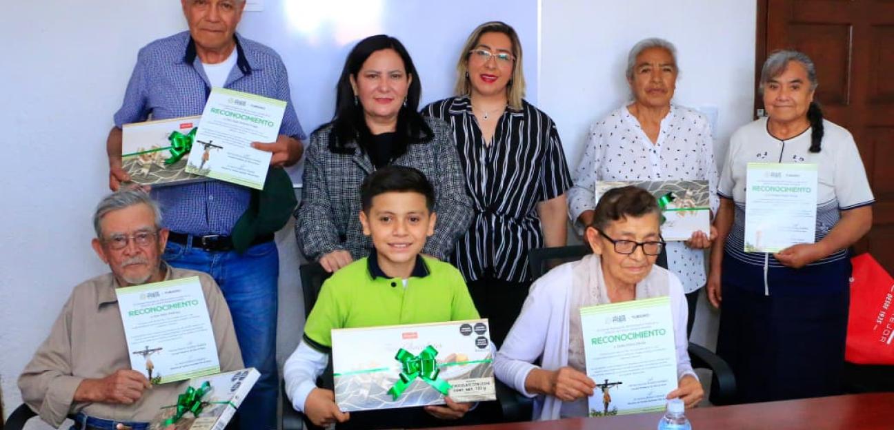 VILLA DE POZOS RECONOCEN A FAMILIAS POR PRESERVAR LA FE Y LA TRADICIÓN