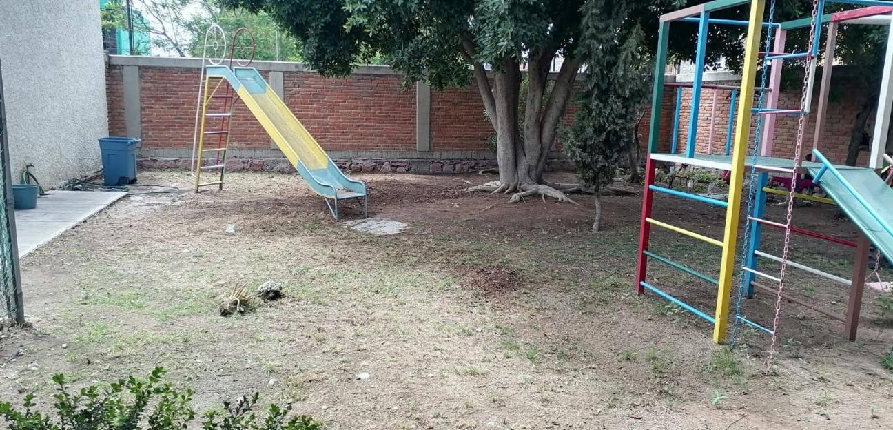 SERVICIOS MUNICIPALES MEJORA ESPACIOS EDUCATIVOS EN VILLA DE POZOS