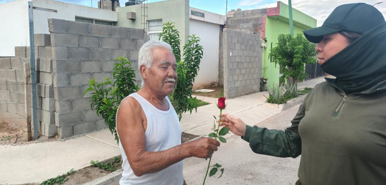 GUARDIA CIVIL MUNICIPAL DE VILLA DE POZOS RECONOCIÓ A PADRES DE FAMILIA EN SU DÍA