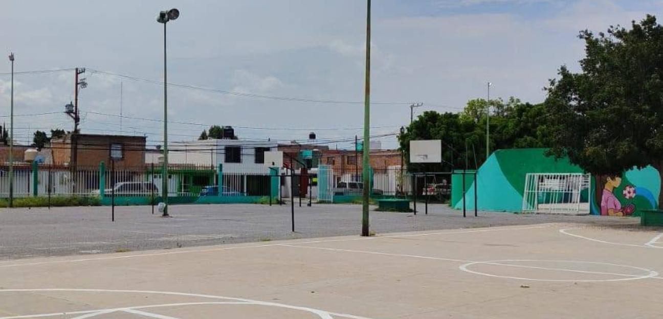 VILLA DE POZOS RECUPERA ILUMINACIÓN EN LA UNIDAD JOVEN CIRCUITO LIBERTAD