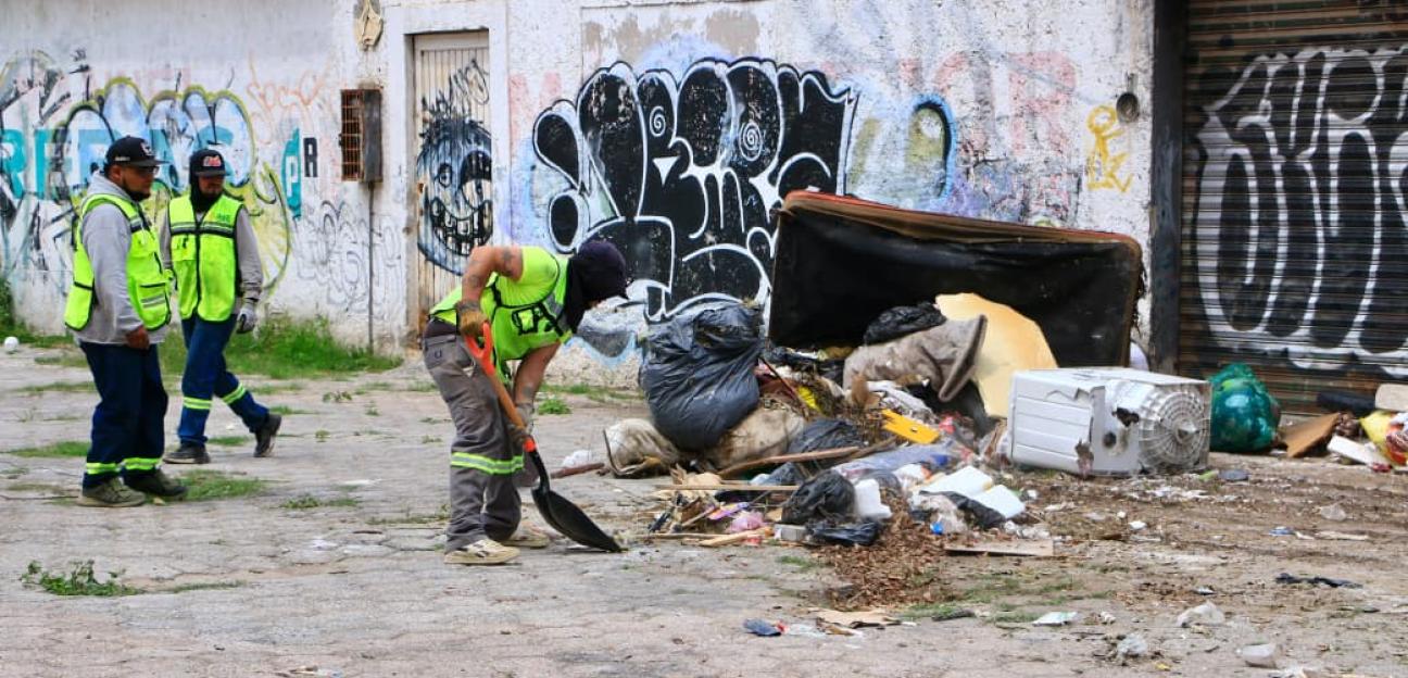 VILLA DE POZOS COMBATE FOCOS DE CONTAMINACIÓN CON ACCIONES DE LIMPIEZA Y RECUPERACIÓN URBANA