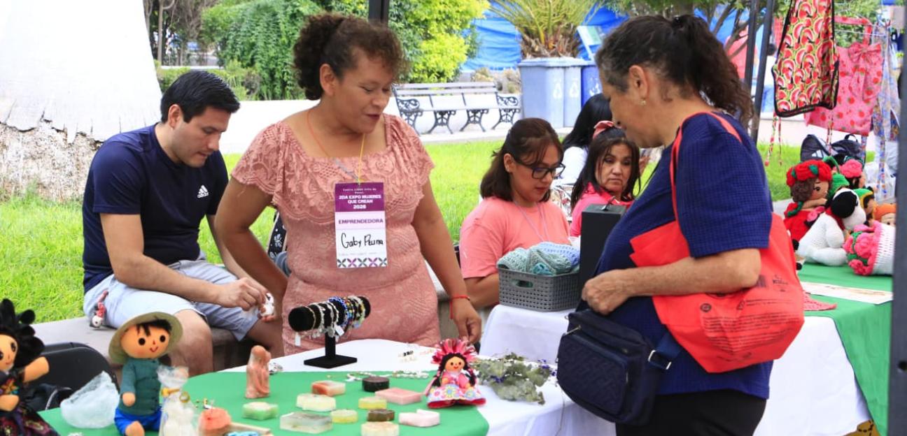 VILLA DE POZOS RECIBE A MUJERES EMPRENDEDORAS CON MERCADITO