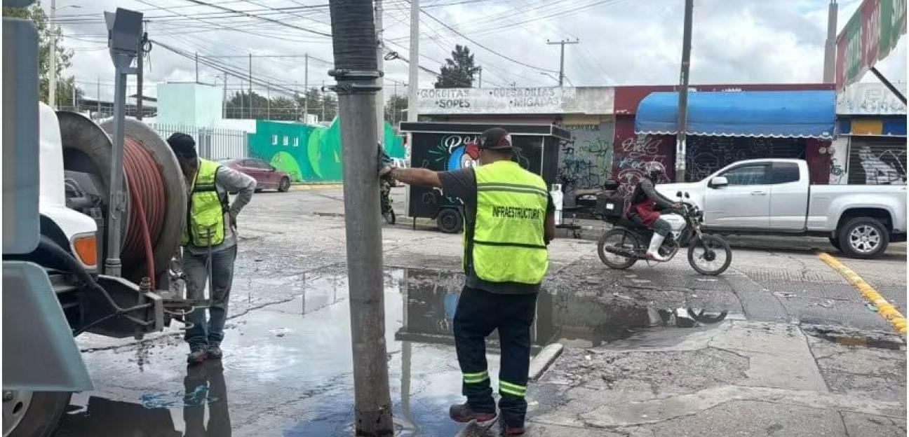 VILLA DE POZOS RESPONDE A REPORTES CIUDADANOS Y REFUERZA TRABAJOS DE DRENAJE