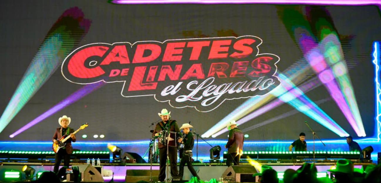 CON TODO EL ESTILO DE LA MÚSICA NORTEÑA, TRIPLE CORONA Y LOS CADETES DE LINARES PONEN EL RITMO EN LA FEREPO 2026