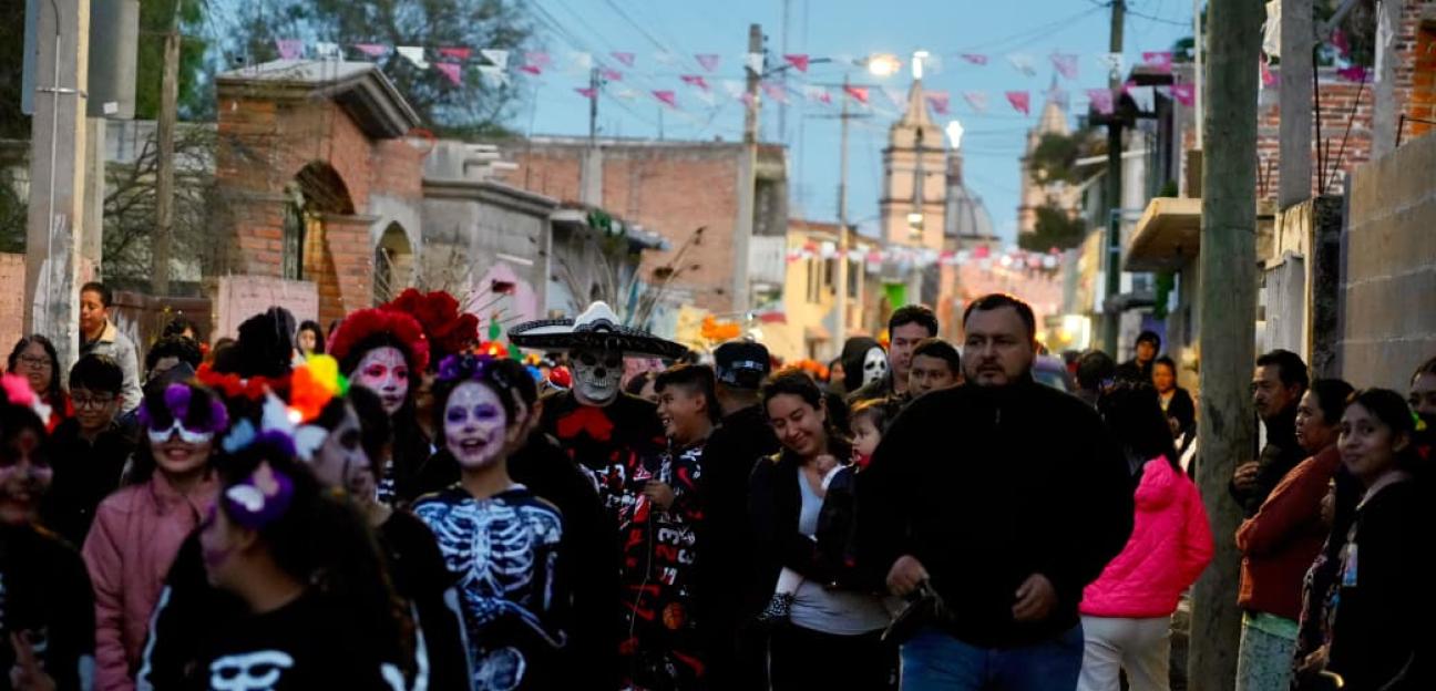 VILLA DE POZOS MANTIENE VIVAS LAS TRADICIONES DE DÍA DE MUERTOS ENTRE LAS NUEVAS GENERACIONES