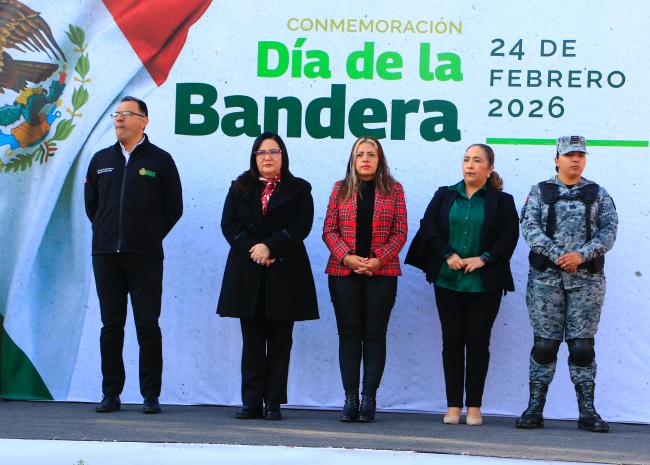 PATY ARADILLAS ENCABEZA CONMEMORACIÓN DEL DÍA DE LA BANDERA